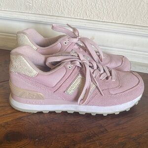 ⛔️SOLD⛔️New Balance Pink Sneakers